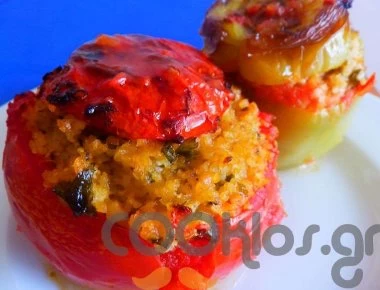 Η συνταγή της ημέρας: Ντομάτες και πιπεριές γεμιστές με πλιγούρι